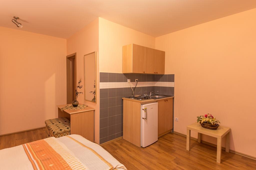 Apartments Bokan Cetinje Rom bilde