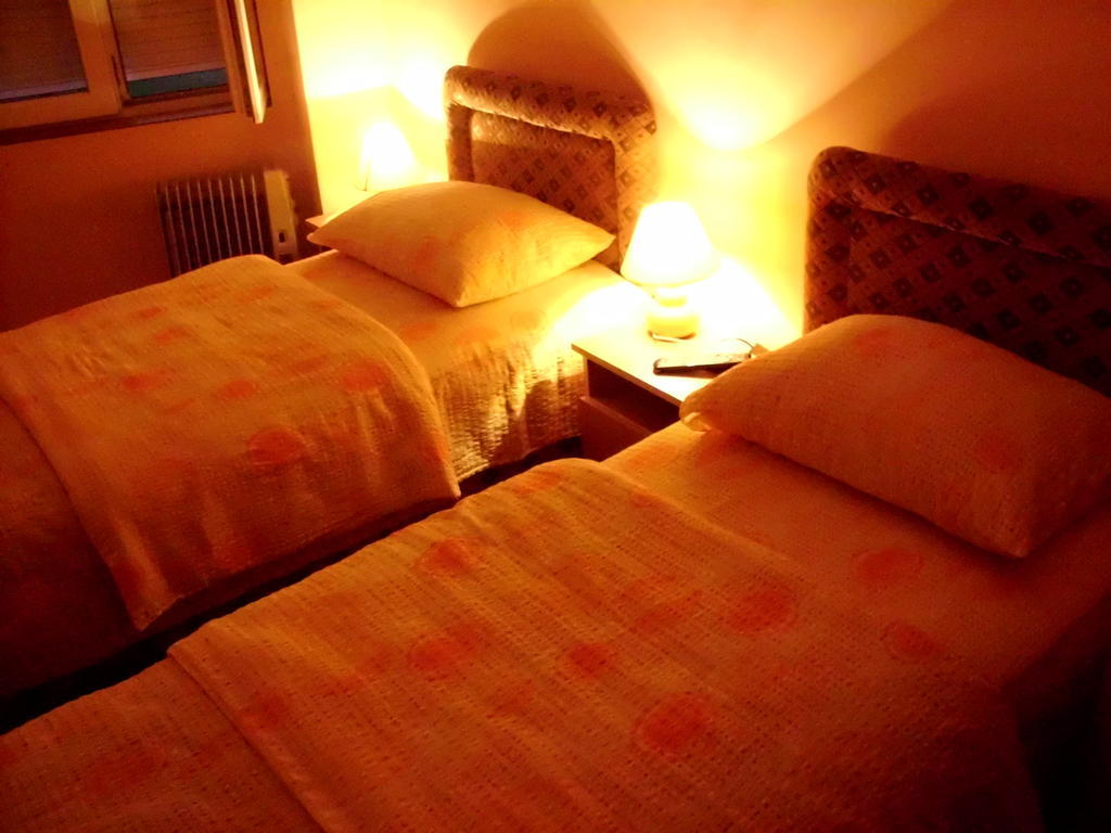 Apartments Bokan Cetinje Rom bilde